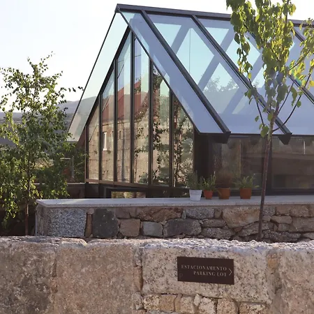 Fugahouse - Art, Nature & Venkovský dům Pretarouca