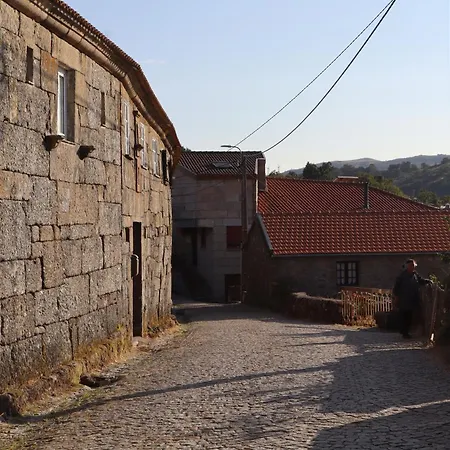 Venkovský dům Fugahouse - Art, Nature & Pretarouca